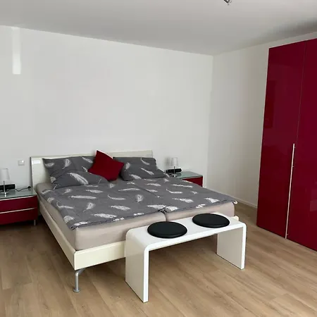 Ruhepunkt - Zentral Nahe Bauhaus Und Meisterhaeusern - Mit Gratis Wlan Und Parken Sowie Komplettkueche