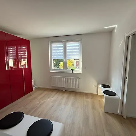 Ruhepunkt - Zentral Nahe Bauhaus Und Meisterhaeusern - Mit Gratis Wlan Und Parken Sowie Komplettkueche