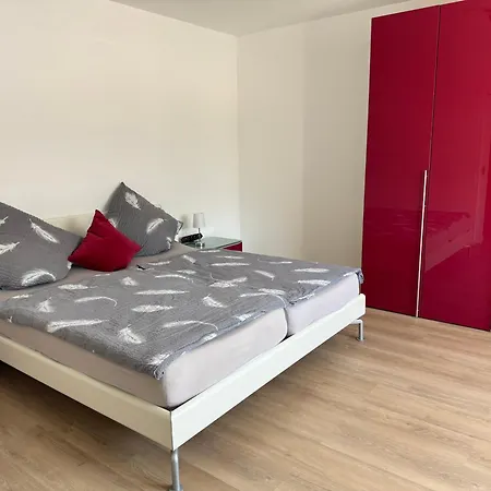 Ruhepunkt - Zentral Nahe Bauhaus Und Meisterhäusern - Mit Gratis Wlan Und Parken Sowie Komplettküche Apartment