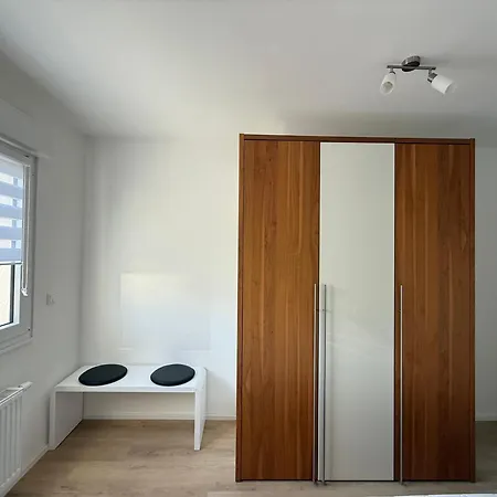 Ruhepunkt - Zentral Nahe Bauhaus Und Meisterhäusern - Mit Gratis Wlan Und Parken Sowie Komplettküche Apartment *